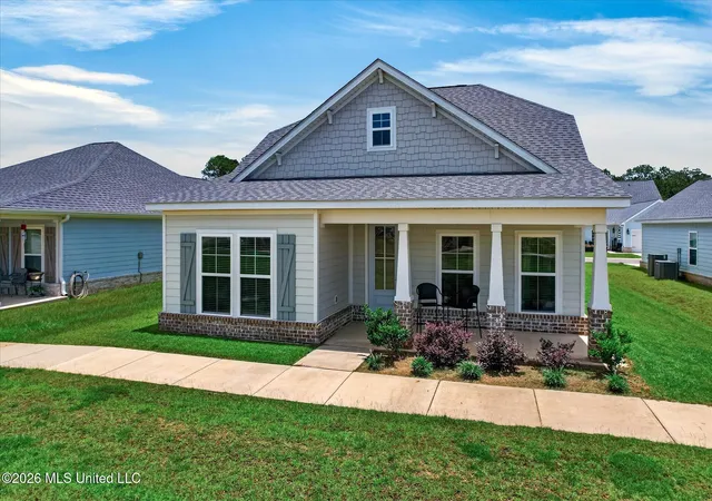 Homes for sale in Ocean Springs, MS | 113 Everly Cir, Ocean Springs, MS 39564 | MLS# 4153776