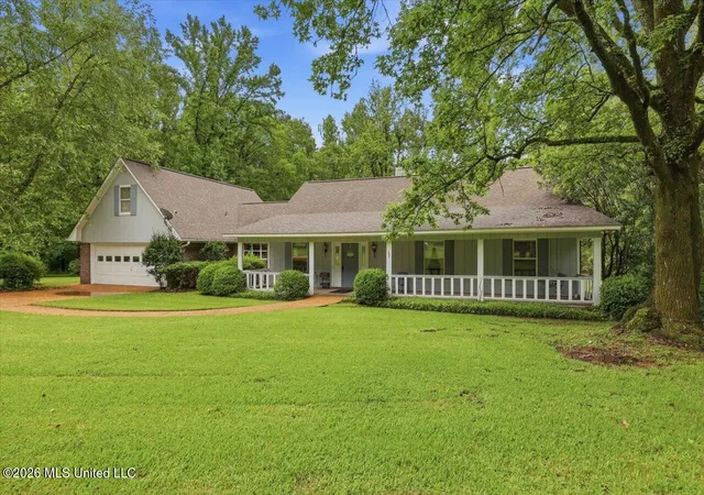 Photo 1 of Single family home for sale at 2141 Mcfarland Rd, Raymond, MS 39154 | MLS# 4154046 | Listing updated on 2026-09-17