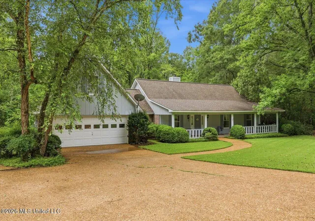 Photo 2 of Single family home for sale at 2141 Mcfarland Rd, Raymond, MS 39154 | MLS# 4154046 | Listing updated on 2026-09-17