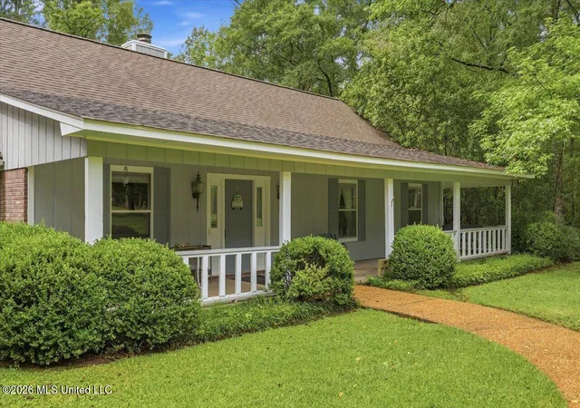 Photo 3 of Single family home for sale at 2141 Mcfarland Rd, Raymond, MS 39154 | MLS# 4154046 | Listing updated on 2026-09-17