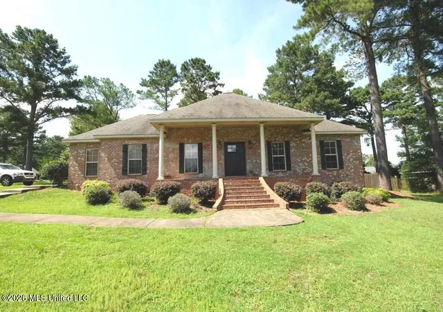 Homes for sale in Hattiesburg, MS | 1 Pine Meadow Loop, Hattiesburg, MS 39402 | MLS# 4153802