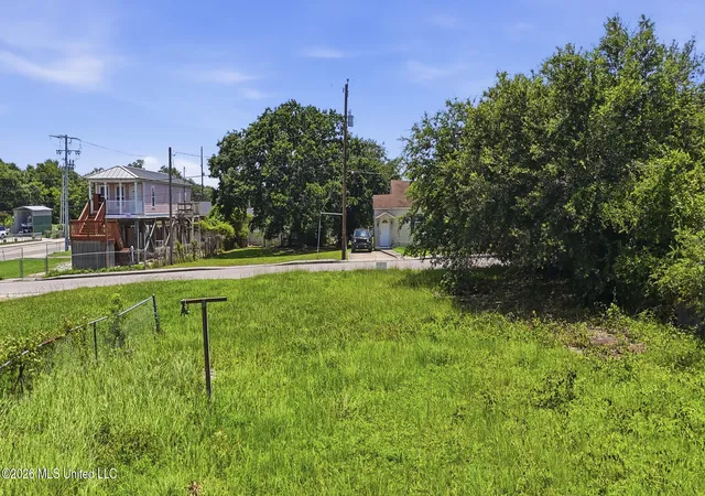 Homes for sale in Biloxi, MS | 285 Laurel Ct, Biloxi, MS 39530 | MLS# 4153816