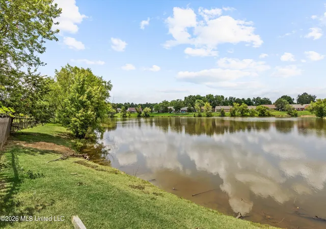 Homes for sale in Olive Branch, MS | 6108 Magnolia Lakes Dr, Olive Branch, MS 38654 | MLS# 4154058