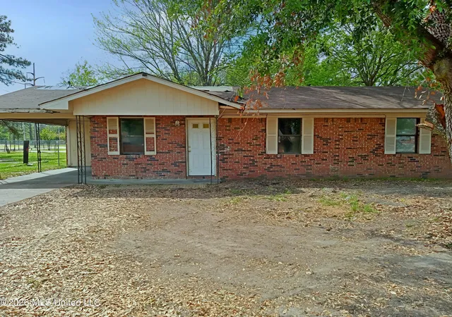 Homes for sale in Yazoo City, MS | 802 Gentle Ben Ave, Yazoo City, MS 39194 | MLS# 4153843