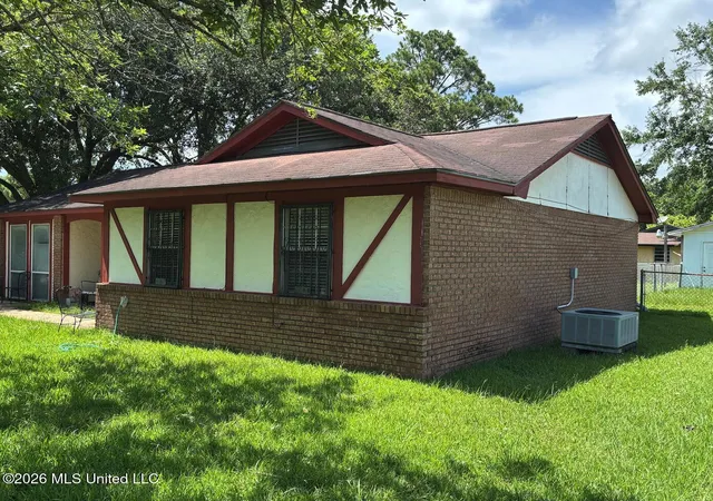 Homes for sale in Biloxi, MS | 15216 Lawton Dr, Biloxi, MS 39532 | MLS# 4153952