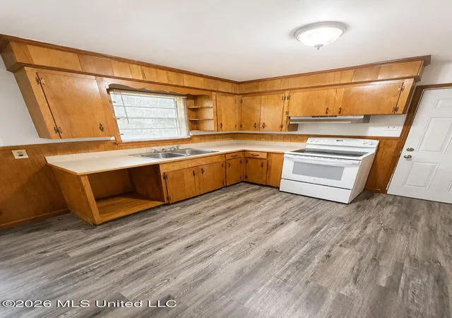 Photo 3 of Single family home for sale at 1032 Maria Dr, Jackson, MS 39204 | MLS# 4153879 | Listing updated on 2026-08-20