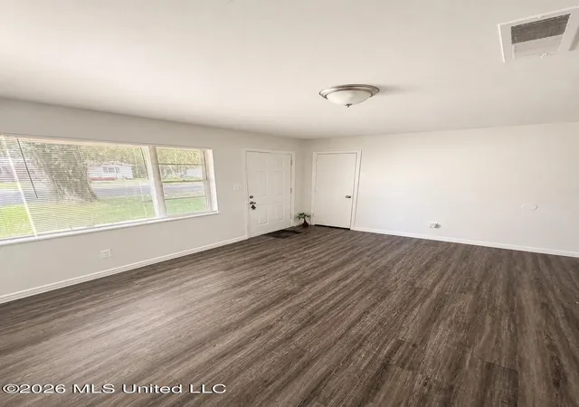 Photo 4 of Single family home for sale at 1032 Maria Dr, Jackson, MS 39204 | MLS# 4153879 | Listing updated on 2026-08-20