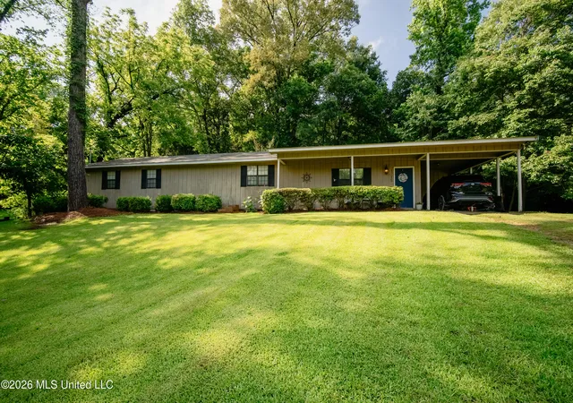 Homes for sale in Yazoo City, MS | 1715 Hood Dr, Yazoo City, MS 39194 | MLS# 4154114