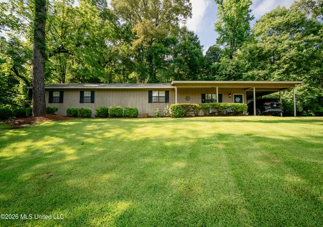 Homes for sale in Yazoo City, MS | 1715 Hood Dr, Yazoo City, MS 39194 | MLS# 4154114