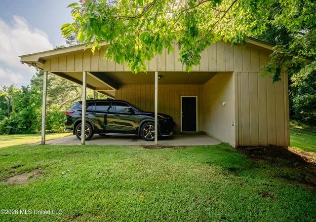 Homes for sale in Yazoo City, MS | 1715 Hood Dr, Yazoo City, MS 39194 | MLS# 4154114