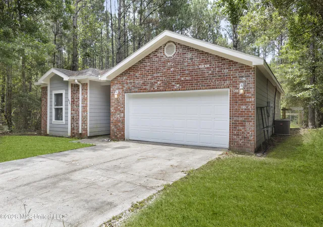 Homes for sale in Bay Saint Louis, MS | 6061 W Madison St, Bay Saint Louis, MS 39520 | MLS# 4154021