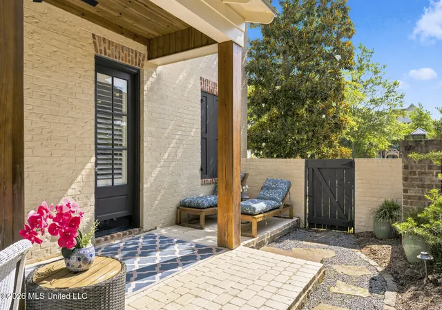 Homes for sale in Ridgeland, MS | 119 Commons Pl, Ridgeland, MS 39157 | MLS# 4153916