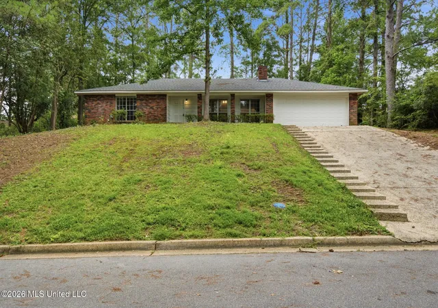 Photo 3 of Single family home for sale at 3 Chalmett Pl, Hattiesburg, MS 39402 | MLS# 4153951 | Listing updated on 2026-06-25