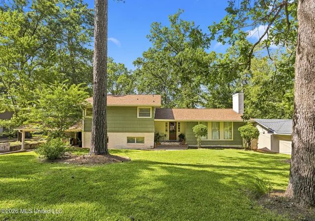 Homes for sale in Jackson, MS | 1806 Hillview Dr, Jackson, MS 39211 | MLS# 4154480