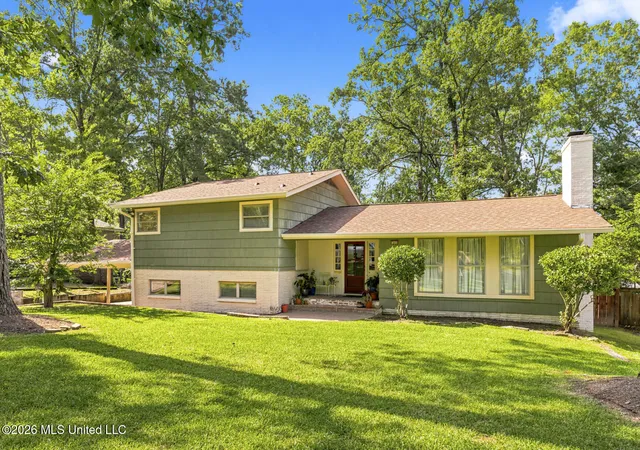 Homes for sale in Jackson, MS | 1806 Hillview Dr, Jackson, MS 39211 | MLS# 4154480