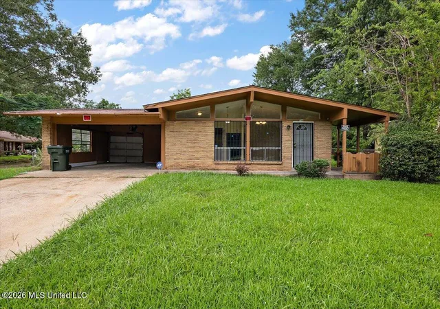 1st image of 718 George Washington Ave, Canton, MS 39046 | MLS# 4153974