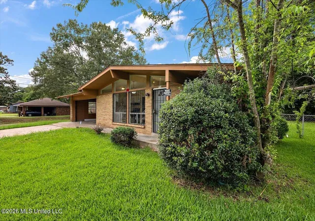 3rd image of 718 George Washington Ave, Canton, MS 39046 | MLS# 4153974