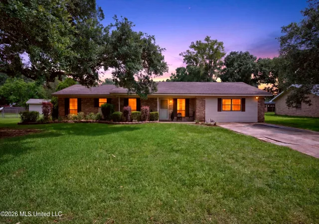 Photo 2 of Single family home for sale at 2318 Lynn Ave, Gulfport, MS 39503 | MLS# 4154097 | Listing updated on 2026-06-29