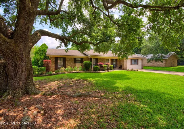 Photo 3 of Single family home for sale at 2318 Lynn Ave, Gulfport, MS 39503 | MLS# 4154097 | Listing updated on 2026-06-29