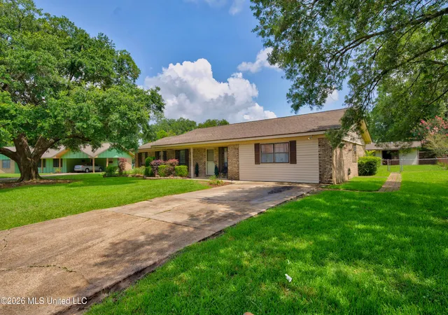 Photo 3 of Single family home for sale at 2318 Lynn Ave, Gulfport, MS 39503 | MLS# 4154097 | Listing updated on 2026-06-29