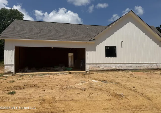 Photo 3 of Single family home for sale at 3641 Hernando Rd, Holly Springs, MS 38635 | MLS# 4154079 | Listing updated on 2026-08-15