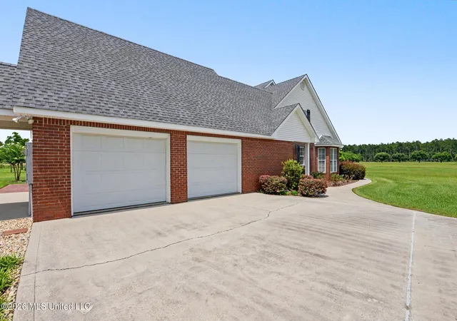 Photo 4 of Single family home for sale at 5140 Lower Bay Rd, Bay Saint Louis, MS 39520 | MLS# 4154034 | Listing updated on 2026-08-23