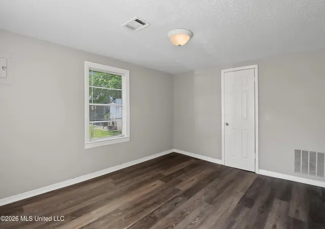 Photo 4 of Single family home for sale at 1232 37th Avenue, Gulfport, MS 39501 | MLS# 4154228 | Listing updated on 2026-09-11