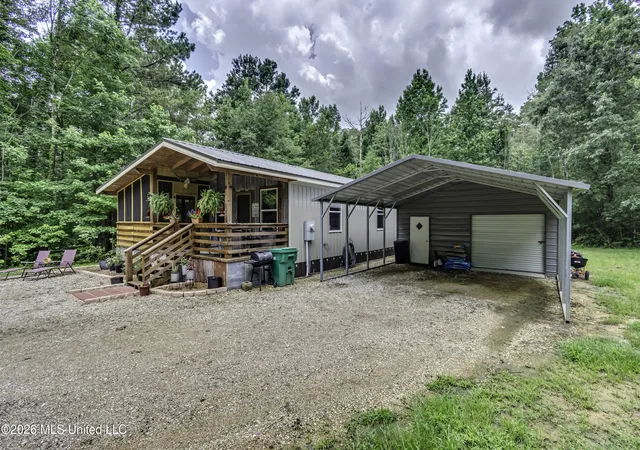 Homes for sale in Byram, MS | 1058 E Broadwater Rd, Byram, MS 39212 | MLS# 4154066