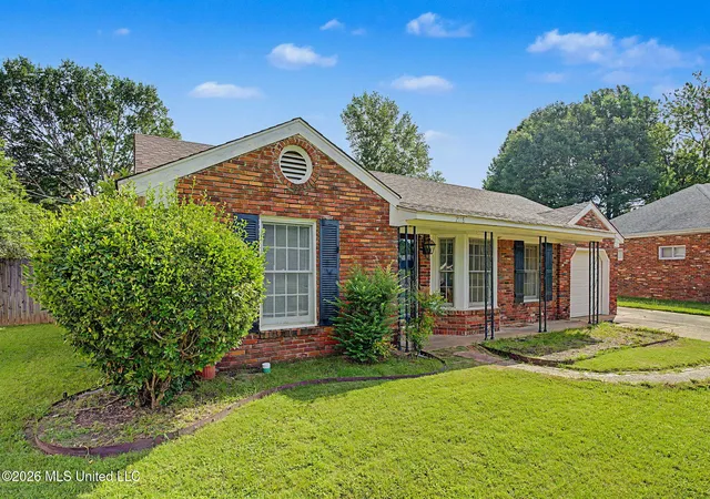 Homes for sale in Southaven, MS | 2118 Cedarcrest Dr, Southaven, MS 38671 | MLS# 4154190