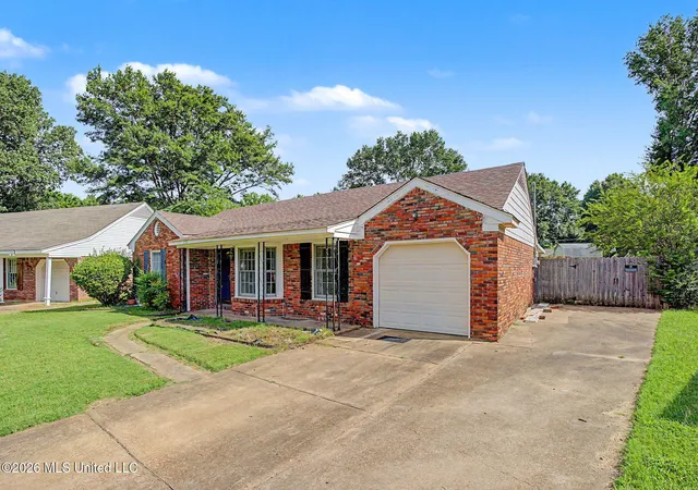 Homes for sale in Southaven, MS | 2118 Cedarcrest Dr, Southaven, MS 38671 | MLS# 4154190