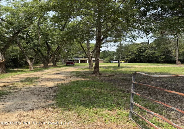 Homes for sale in Hattiesburg, MS | 79 Brooks Rd, Hattiesburg, MS 39401 | MLS# 4154061
