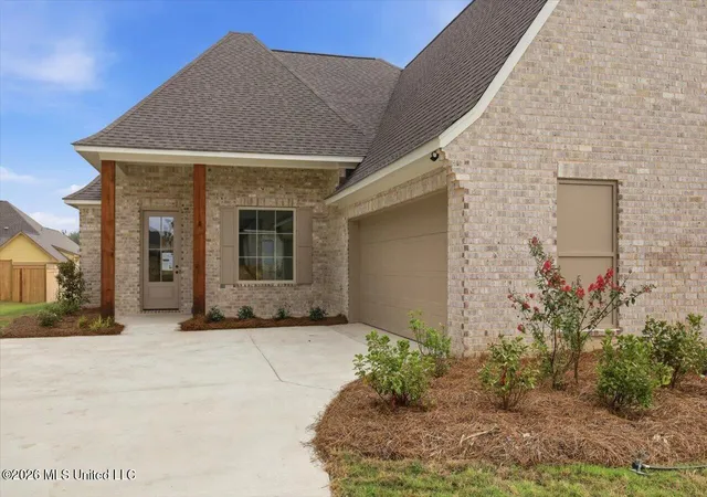 Photo 2 of Single family home for sale at 405 Old Maple Cvs, Madison, MS 39110 | MLS# 4157343 | Listing updated on 2026-08-07