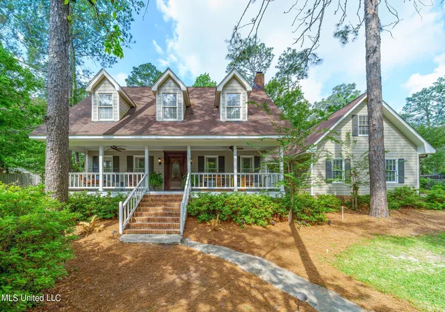 Homes for sale in Hattiesburg, MS | 2203 S 40th Ave, Hattiesburg, MS 39402 | MLS# 4154085
