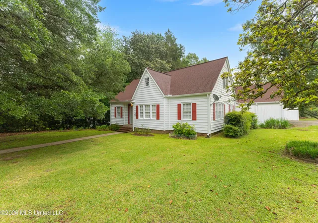 Homes for sale in Laurel, MS | 750 W 13th St, Laurel, MS 39440 | MLS# 4154101