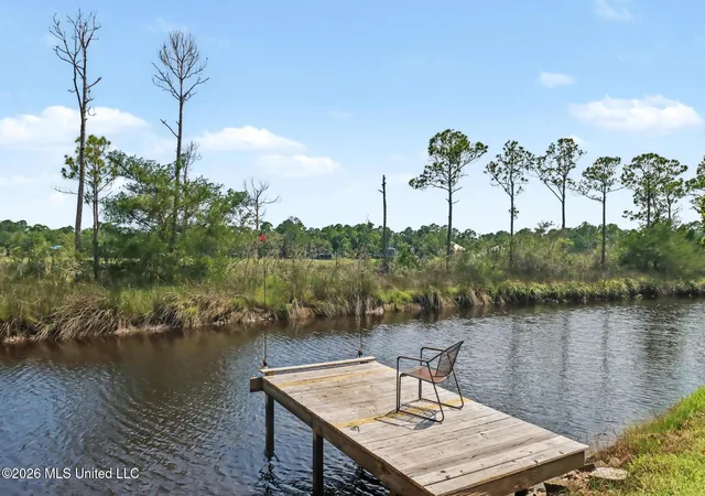 image of 8821 Pickering Forrest Dr, Ocean Springs, MS 39564 | MLS# 4154110