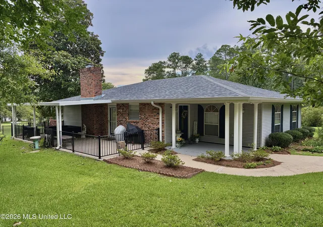 Photo 2 of Single family home for sale at 708 Lakeside Dr, Carriere, MS 39426 | MLS# 4154199 | Listing updated on 2026-08-18