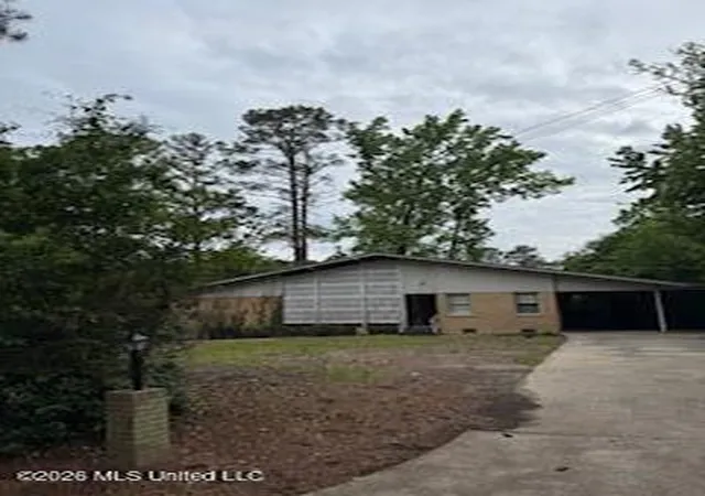 Homes for sale in Meridian, MS | 2227 Crabapple Dr, Meridian, MS 39301 | MLS# 4154120
