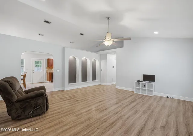 Photo 3 of Single family home for sale at 6102 Center St, Ocean Springs, MS 39564 | MLS# 4155776 | Listing updated on 2026-08-21