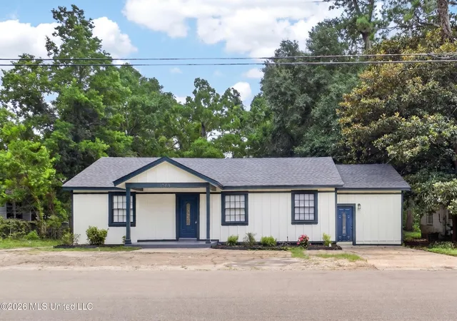 Homes for sale in Hattiesburg, MS | 1708 Mamie St, Hattiesburg, MS 39401 | MLS# 4154150