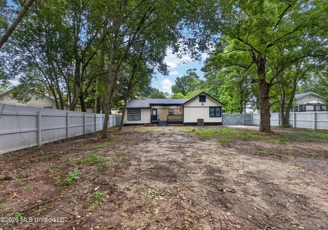 Homes for sale in Hattiesburg, MS | 1708 Mamie St, Hattiesburg, MS 39401 | MLS# 4154150