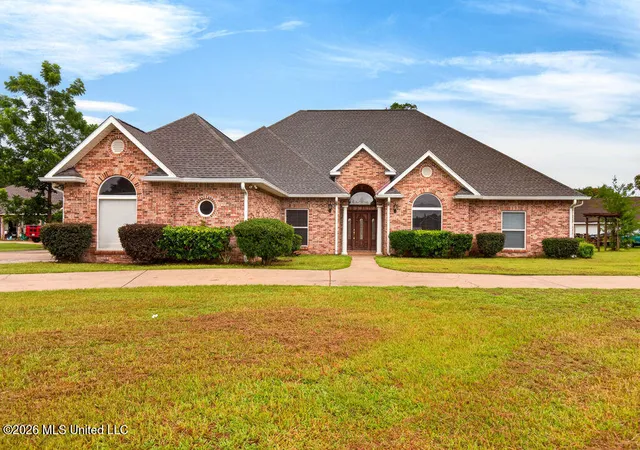 Homes for sale in Saucier, MS | 18241 E Robinwood East Dr, Saucier, MS 39574 | MLS# 4154169