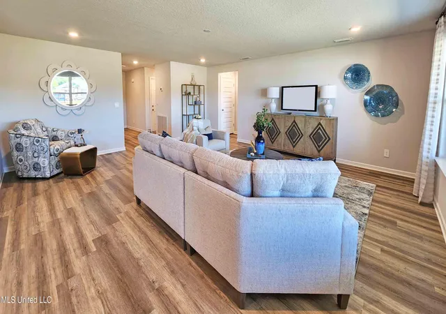 Photo 4 of Sale Pending at 13509 Pond Ridge Way, Gulfport, MS 39503 | MLS# 4154176 | Listing updated on 2026-09-03
