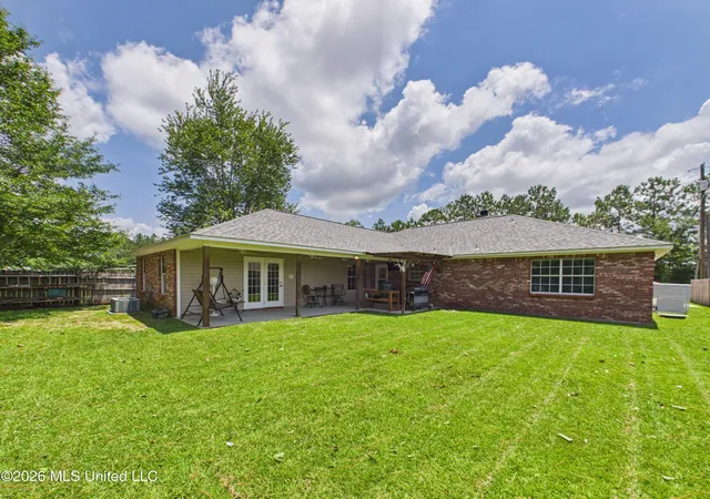 Homes for sale in Ocean Springs, MS | 3313 N 11th St, Ocean Springs, MS 39564 | MLS# 4154296