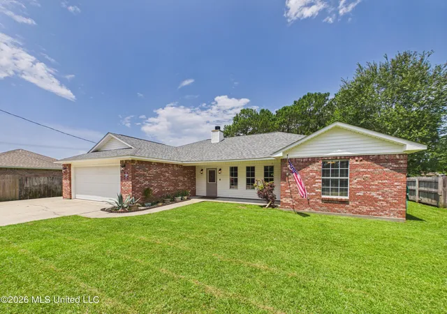 Homes for sale in Ocean Springs, MS | 3313 N 11Th St, Ocean Springs, MS 39564 | MLS# 4154296