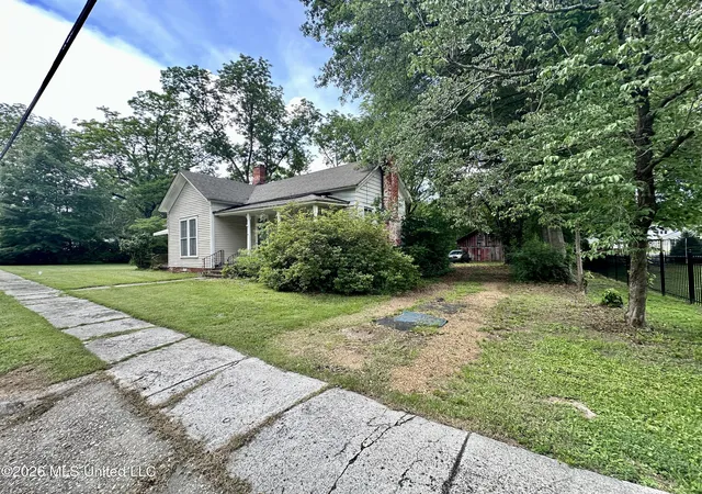 Homes for sale in Senatobia, MS | 105 Church, Senatobia, MS 38668 | MLS# 4154186