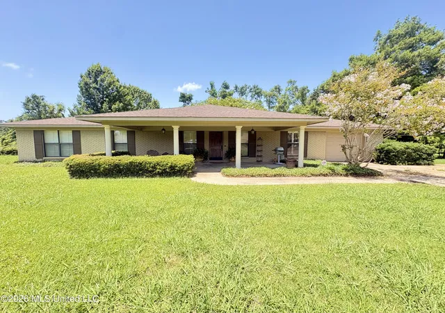 Homes for sale in Belzoni, MS | 403 Isobel St, Belzoni, MS 39038 | MLS# 4154463