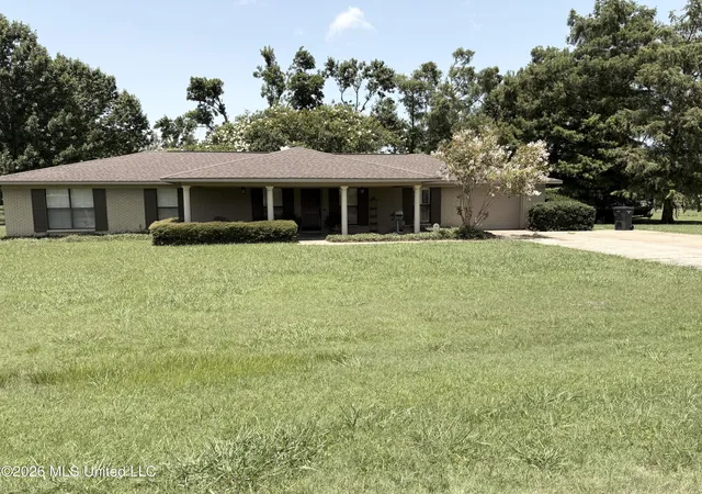 Homes for sale in Belzoni, MS | 403 Isobel St, Belzoni, MS 39038 | MLS# 4154463