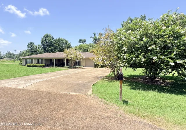 Homes for sale in Belzoni, MS | 403 Isobel St, Belzoni, MS 39038 | MLS# 4154463