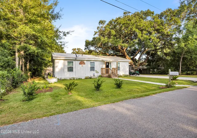 Photo 2 of Single family home for sale at 214 Simon Blvd, Ocean Springs, MS 39564 | MLS# 4154207 | Listing updated on 2026-08-06