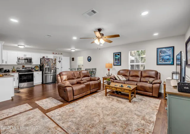 Photo 4 of Single family home for sale at 214 Simon Blvd, Ocean Springs, MS 39564 | MLS# 4154207 | Listing updated on 2026-08-06